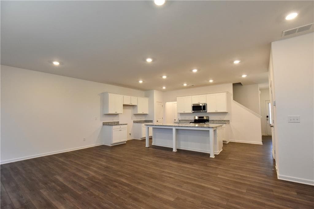 3 bedroom, 3 bathroom, 1,831 sq ft townhouse for rent at 140 Star Court, Pendergrass, GA 30567 for $1,875 a month — photo 7