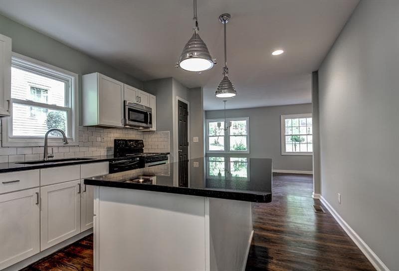 2 bedroom, 2 bathroom, 1,030 sq ft single family residence for rent at 385 Eleanor Street, Atlanta, GA 30317 for $2,800 a month — photo 8