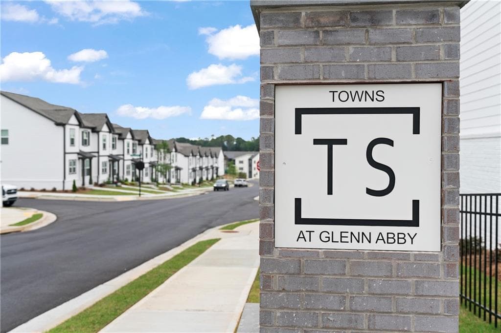 3 bedroom, 3 bathroom, 1,813 sq ft townhouse for rent at 154 Star Court, Pendergrass, GA 30567 for $1,875 a month
