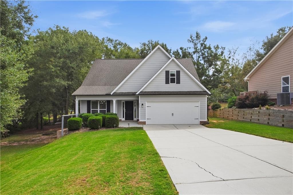 4 bedroom, 3 bathroom, 2,536 sq ft single family residence for sale at 2878 Oak Springs Drive, Statham, GA 30666