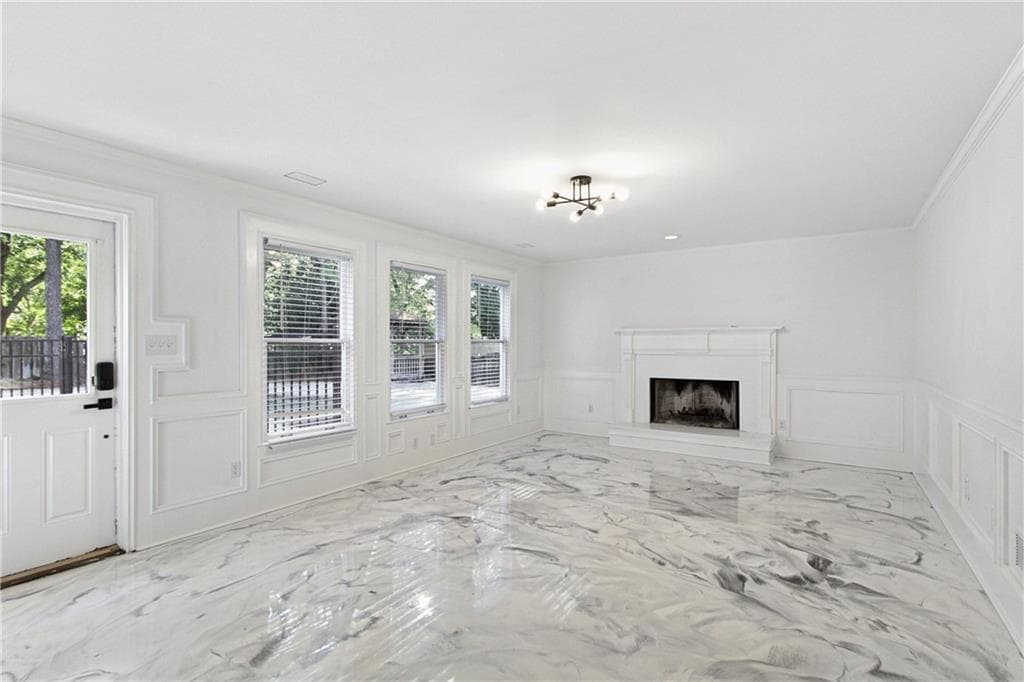 5 bedroom, 4 bathroom, 3,330 sq ft single family residence under contract at 945 Brandon Ridge Drive, Roswell, GA 30075 — photo 3