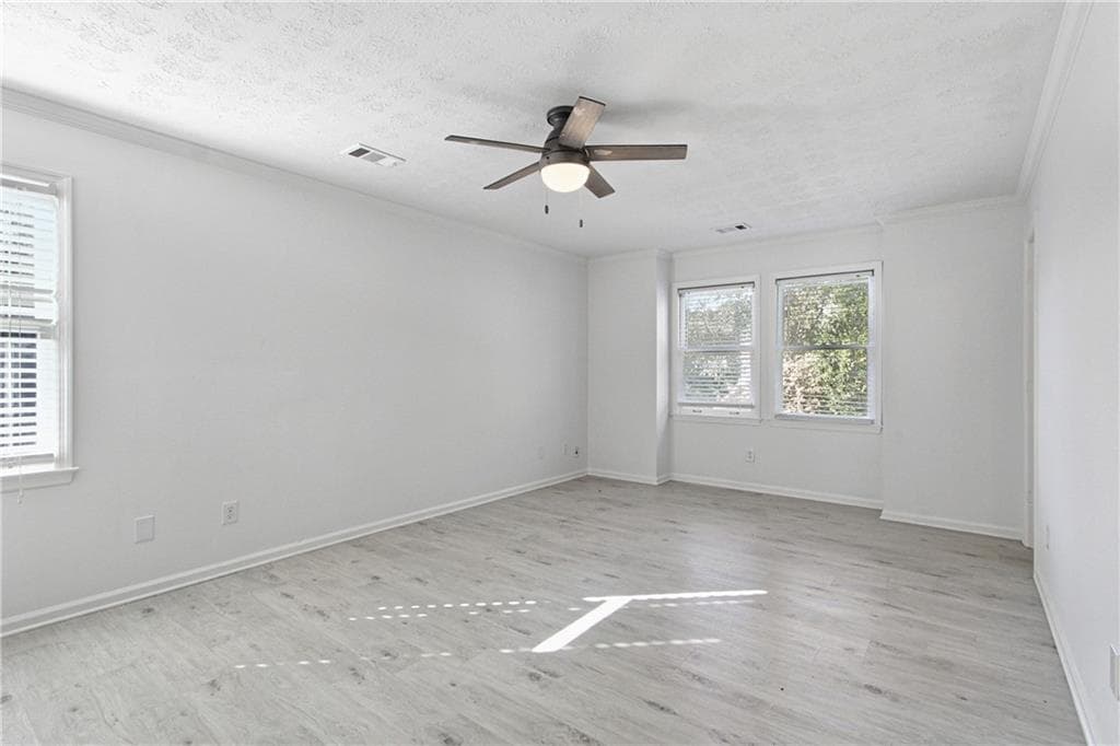 5 bedroom, 4 bathroom, 3,330 sq ft single family residence under contract at 945 Brandon Ridge Drive, Roswell, GA 30075 — photo 4