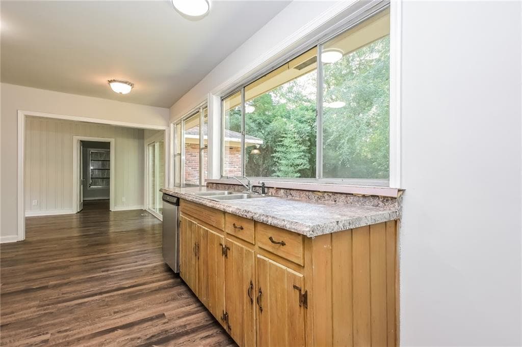 3 bedroom, 2 bathroom, 1,876 sq ft single family residence for sale at 5225 Boyd Drive, Columbus, GA 31909 — photo 9