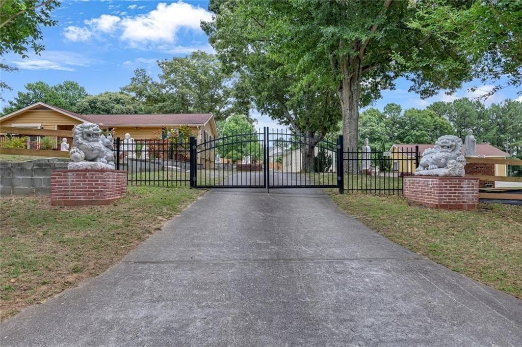 3 bedroom, 4 bathroom, 1,678 sq ft single family residence for rent at 1242 Cooper Road, Snellville, GA 30078 for $2,400 a month