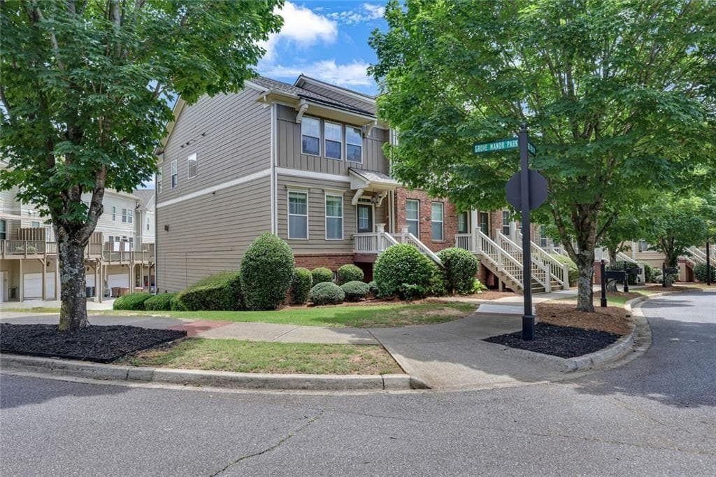 3 bedroom, 4 bathroom, 2,592 sq ft townhouse for rent at 4424 Village Field Place, Suwanee, GA 30024 for $2,500 a month