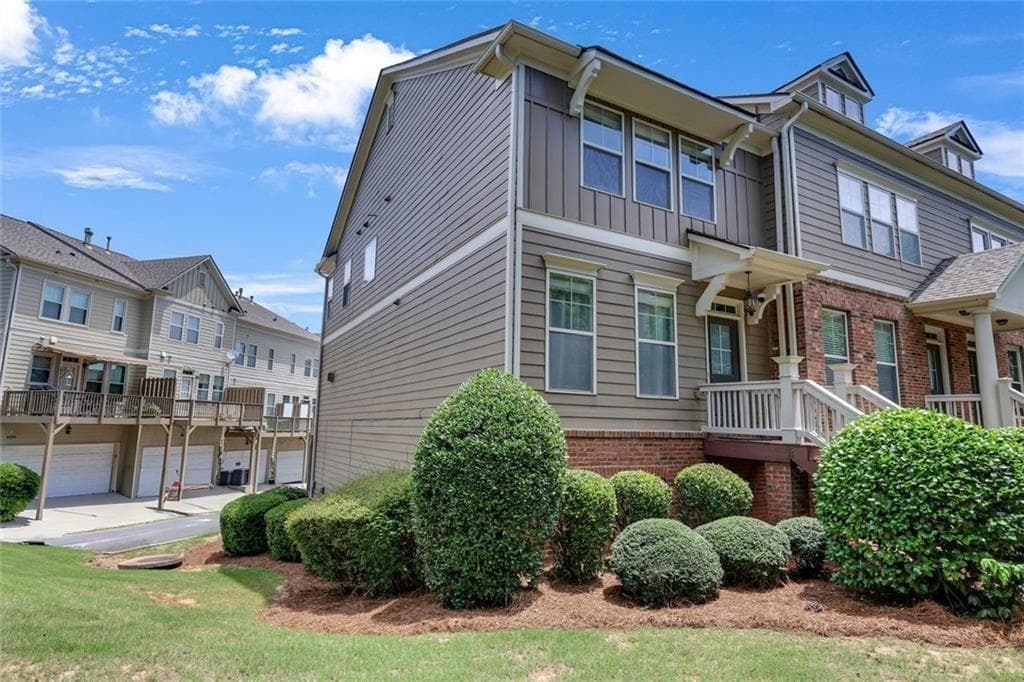 3 bedroom, 4 bathroom, 2,592 sq ft townhouse for rent at 4424 Village Field Place, Suwanee, GA 30024 for $2,500 a month — photo 2