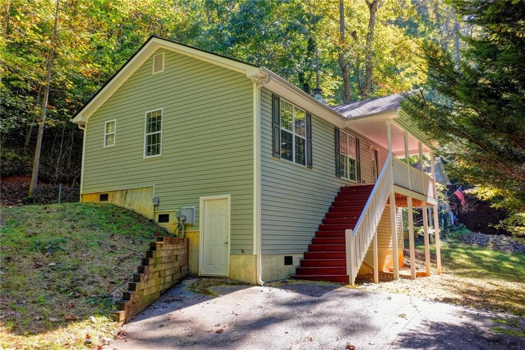 2 bedroom, 2 bathroom, 1,040 sq ft single family residence for sale at 148 Chestatee Drive, Dahlonega, GA 30533 — photo 1 of 23