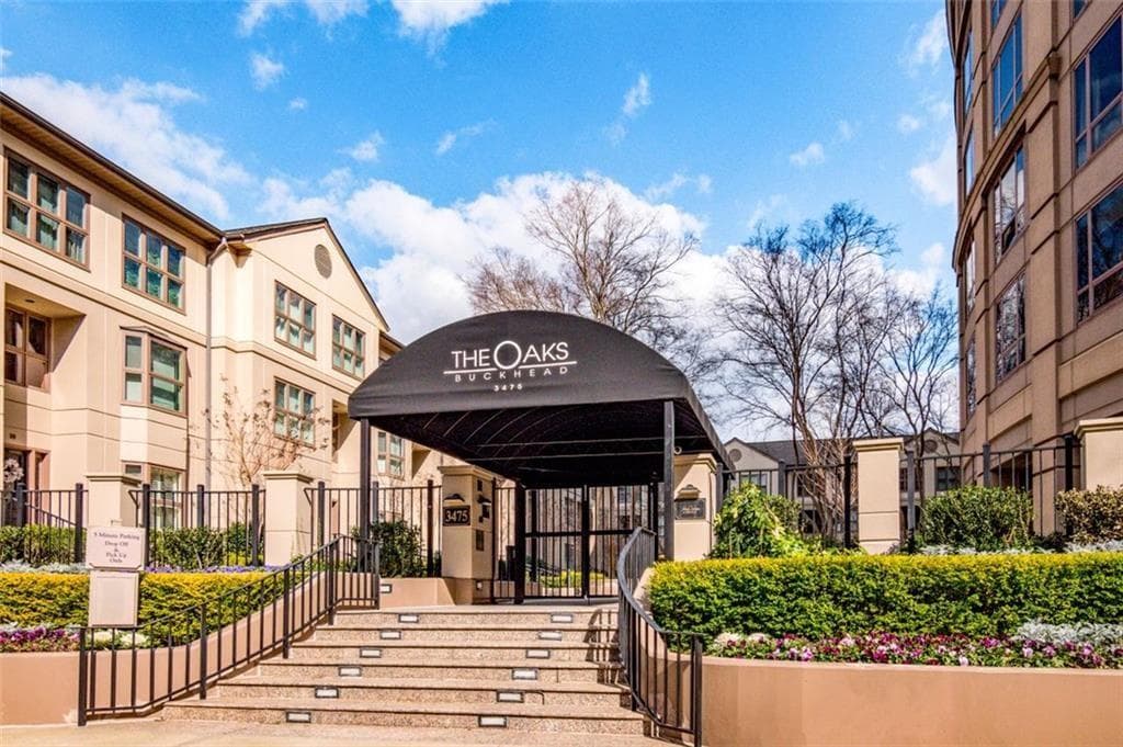 2 bedroom, 2 bathroom, 1,473 sq ft condominium for rent at 3475 Oak Valley Road 260, Atlanta, GA 30326 for $2,700 a month — photo 1 of 46