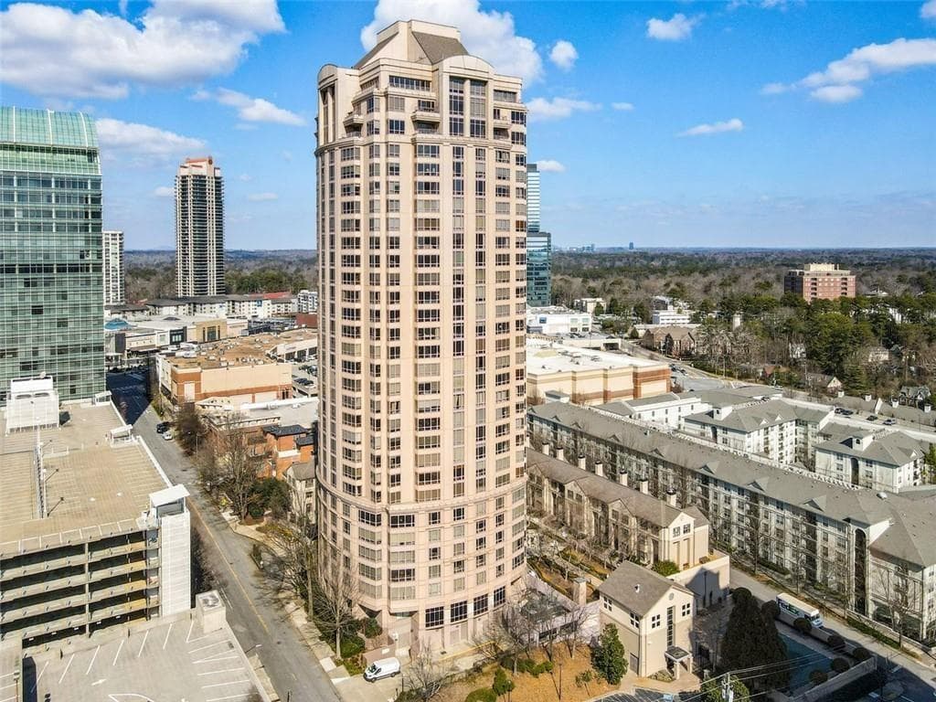 2 bedroom, 2 bathroom, 1,473 sq ft condominium for rent at 3475 Oak Valley Road 260, Atlanta, GA 30326 for $2,700 a month — photo 2
