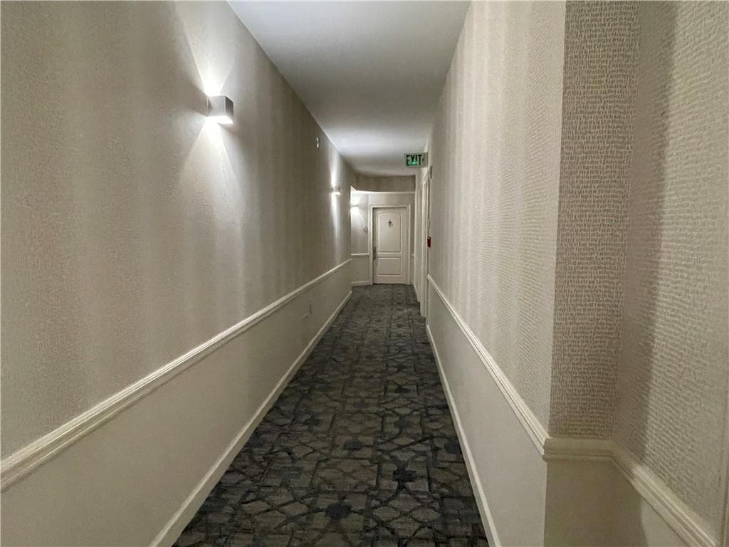 2 bedroom, 2 bathroom, 1,473 sq ft condominium for rent at 3475 Oak Valley Road 260, Atlanta, GA 30326 for $2,700 a month — photo 4