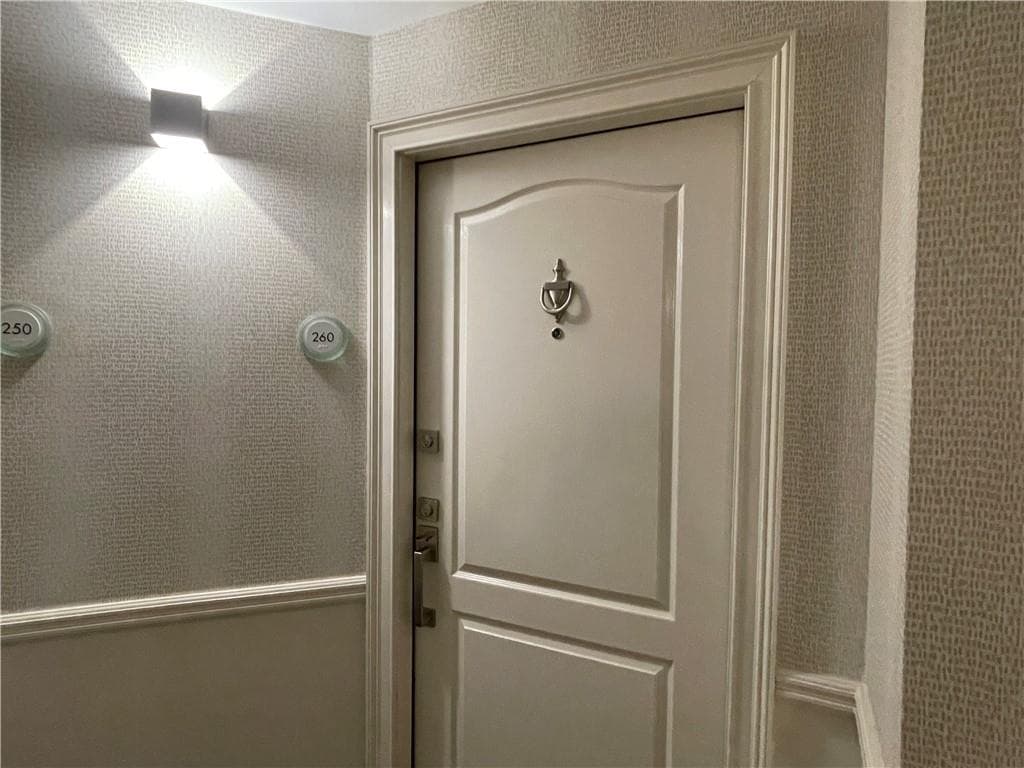 2 bedroom, 2 bathroom, 1,473 sq ft condominium for rent at 3475 Oak Valley Road 260, Atlanta, GA 30326 for $2,700 a month — photo 5
