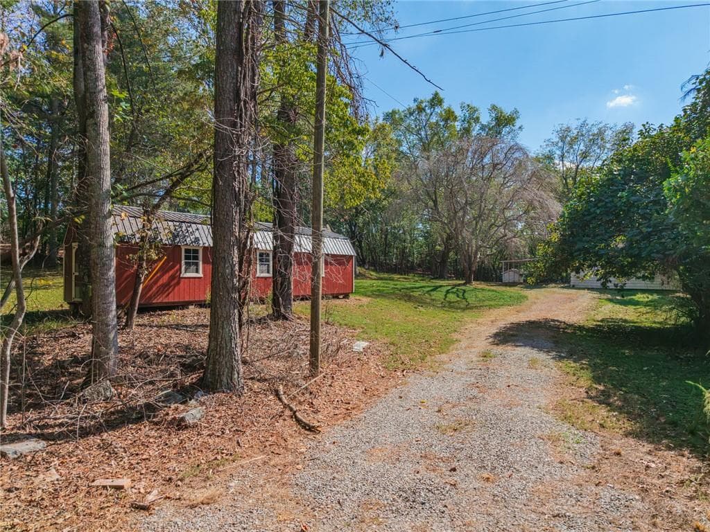 2 bedroom, 1 bathroom, 1,285 sq ft single family residence for sale at 469 Flatbottom Road, Ball Ground, GA 30107 — photo 4