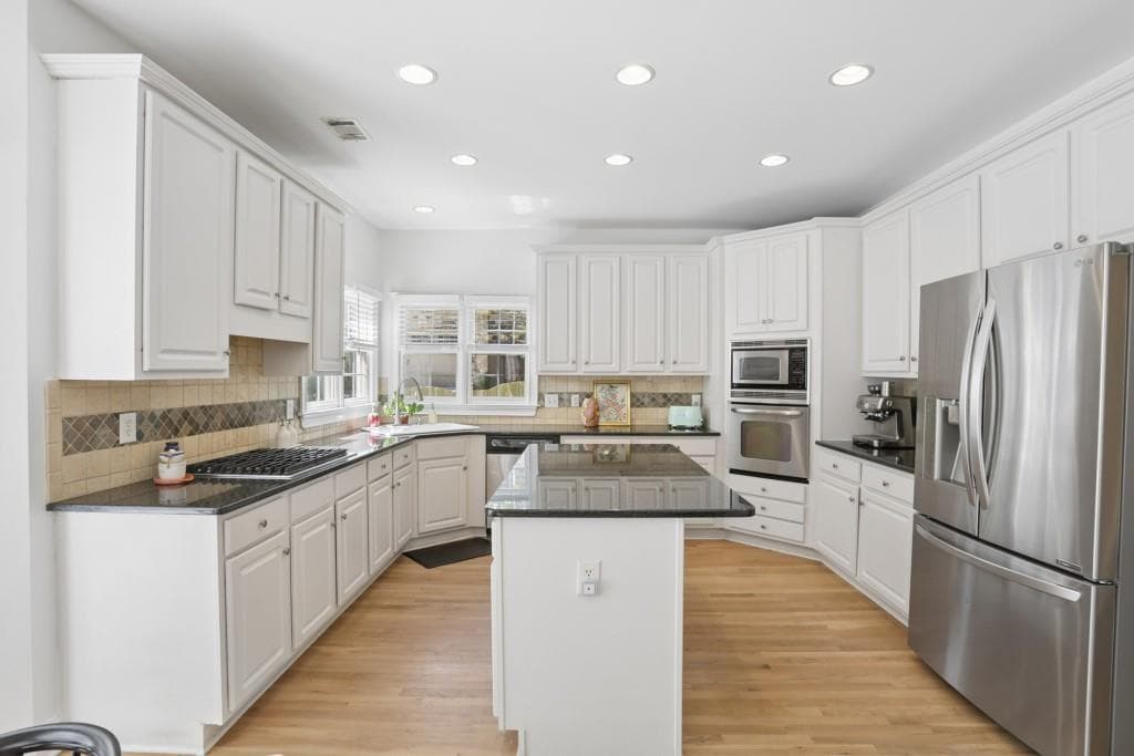 4 bedroom, 4 bathroom, 2,801 sq ft single family residence for rent at 330 Whitley Park Drive, Atlanta, GA 30350 for $4,600 a month — photo 9