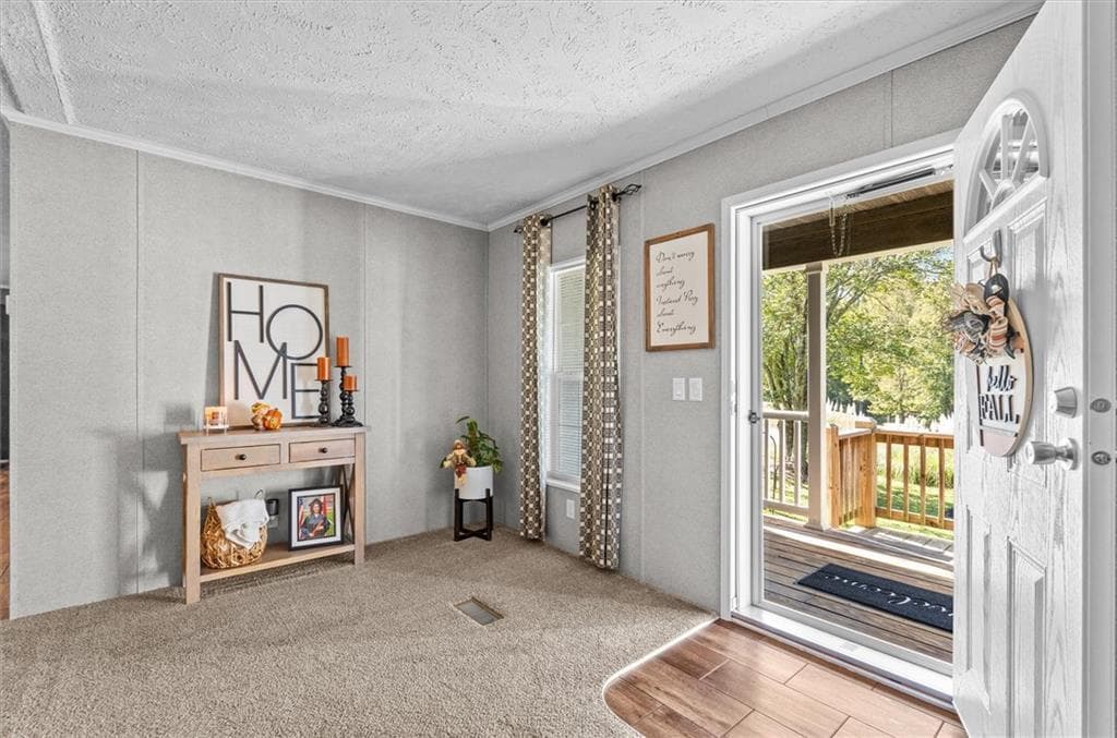 3 bedroom, 2 bathroom, 2,048 sq ft single family residence for sale at 215 Navajo Trail, Bowdon, GA 30108 — photo 5