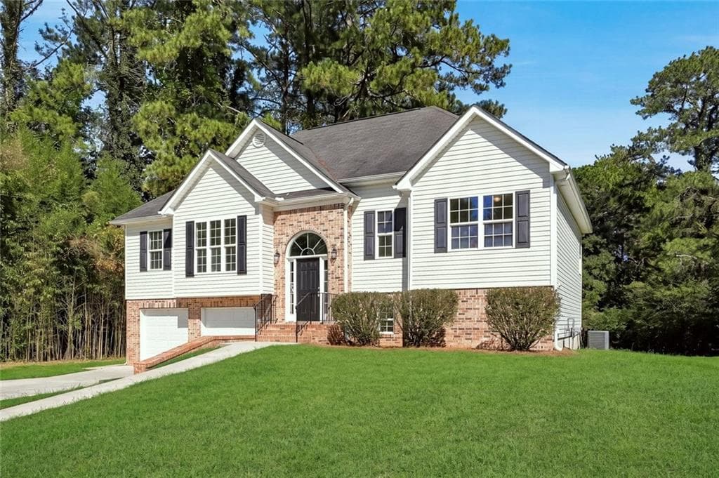 5 bedroom, 3 bathroom, 2,424 sq ft single family residence for sale at 3688 Bells Ferry Road, Kennesaw, GA 30144 — photo 1 of 24