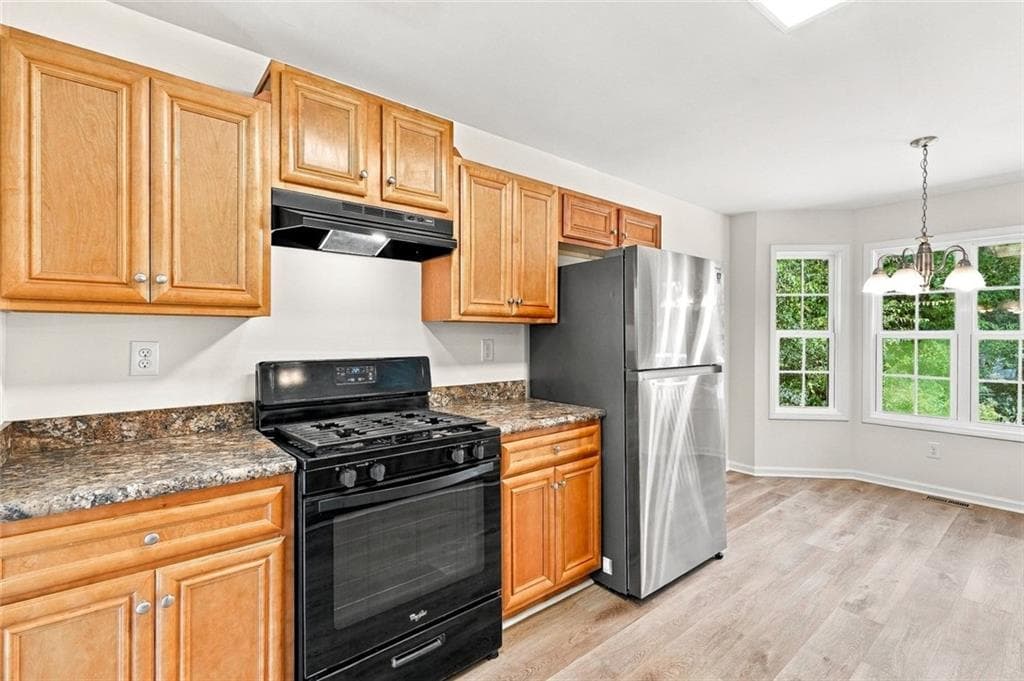 5 bedroom, 3 bathroom, 2,424 sq ft single family residence for sale at 3688 Bells Ferry Road, Kennesaw, GA 30144 — photo 5