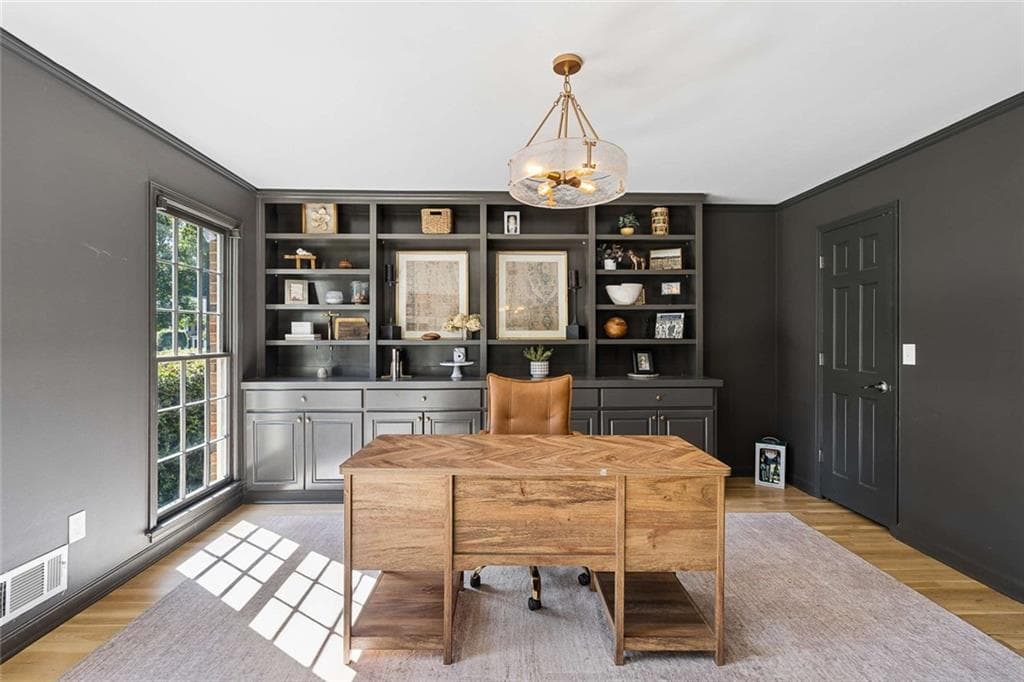 6 bedroom, 5 bathroom, 6,085 sq ft single family residence under contract at 7620 Brigham Drive, Sandy Springs, GA 30350 — photo 7