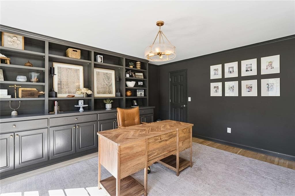 6 bedroom, 5 bathroom, 6,085 sq ft single family residence under contract at 7620 Brigham Drive, Sandy Springs, GA 30350 — photo 8