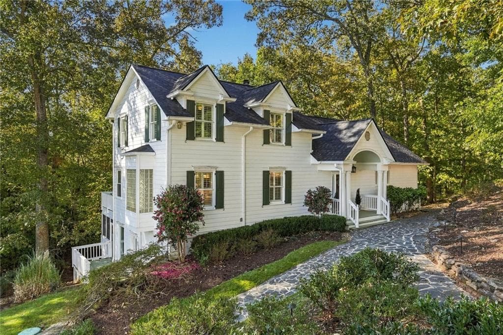 6 bedroom, 5 bathroom, 4,745 sq ft single family residence for sale at 380 Fredricks Cove, Dawsonville, GA 30534 — photo 3