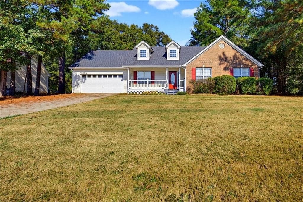 3 bedroom, 2 bathroom, 1,541 sq ft single family residence for sale at 1635 Brushcreek Drive, Monroe, GA 30655 — photo 1 of 33
