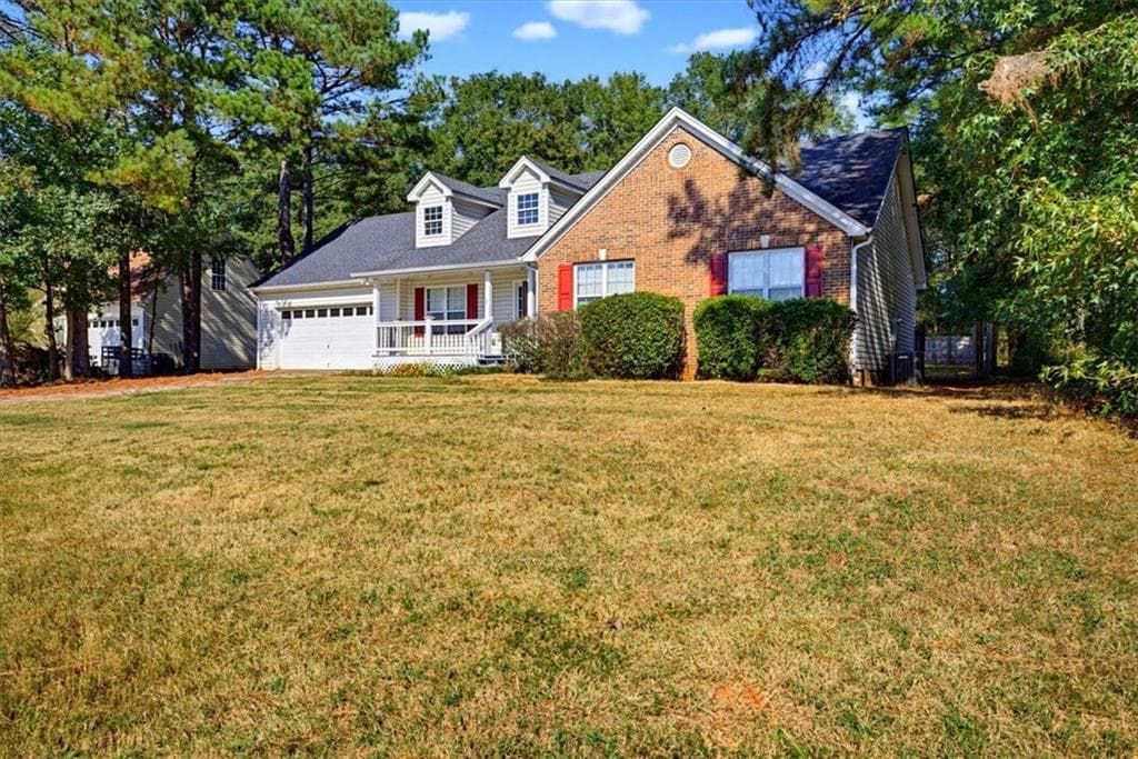 3 bedroom, 2 bathroom, 1,541 sq ft single family residence for sale at 1635 Brushcreek Drive, Monroe, GA 30655 — photo 2