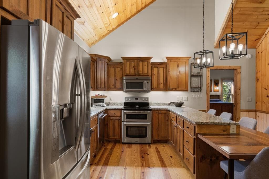 4 bedroom, 3 bathroom, 2,288 sq ft single family residence for sale at 82 Queens Lane, Blue Ridge, GA 30513 — photo 9