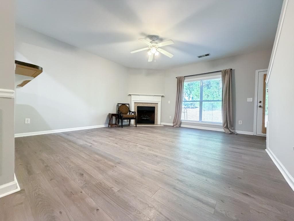 3 bedroom, 3 bathroom, 1,702 sq ft townhouse for sale at 2077 Lakeshore Overlook Drive, Kennesaw, GA 30152 — photo 7
