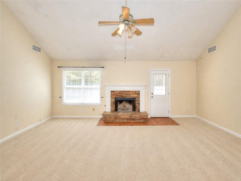 3 bedroom, 2 bathroom, 1,633 sq ft single family residence for sale at 2875 New Hope Road, Dacula, GA 30019 — photo 3