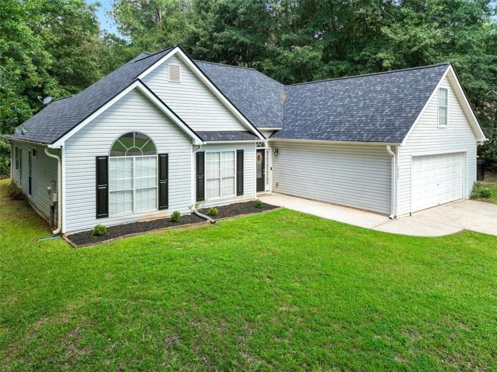 4 bedroom, 2 bathroom, 1,956 sq ft single family residence for sale at 420 Ray Way, Jenkinsburg, GA 30234 — photo 3