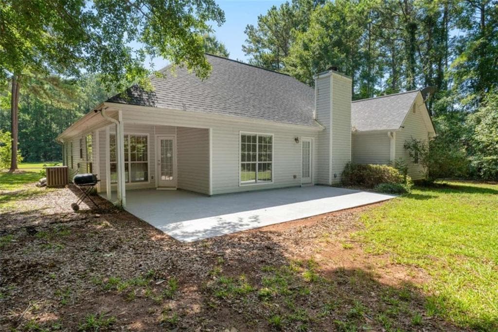 4 bedroom, 2 bathroom, 1,956 sq ft single family residence for sale at 420 Ray Way, Jenkinsburg, GA 30234 — photo 4