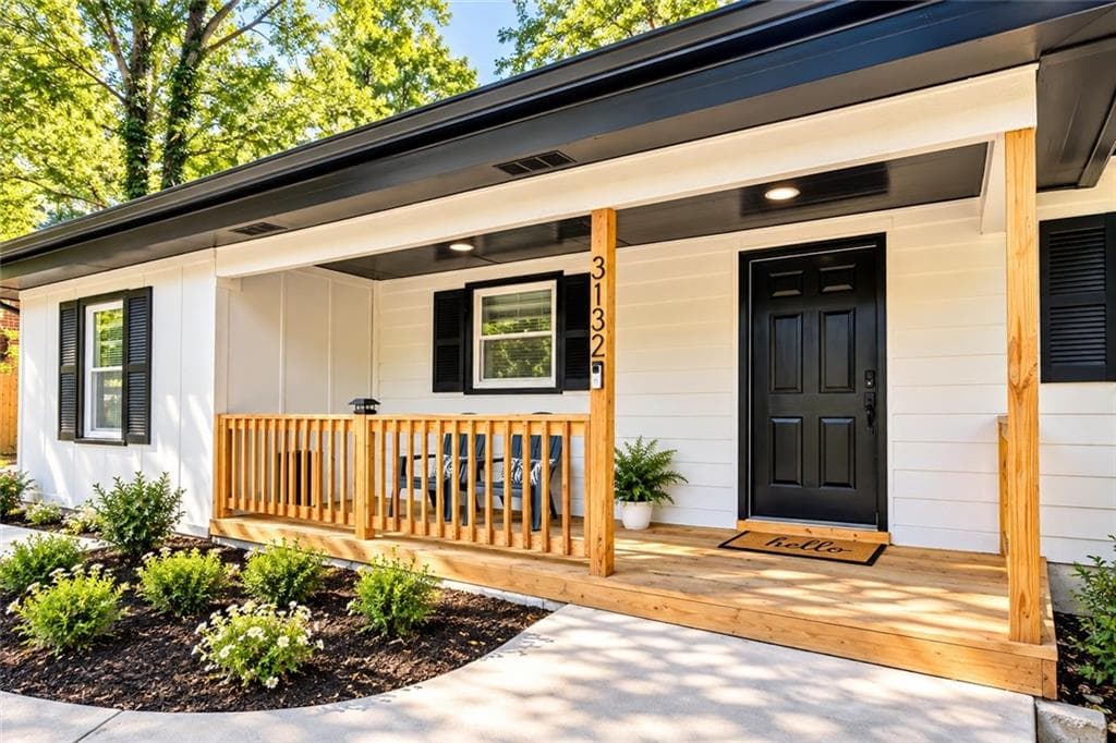 4 bedroom, 2 bathroom, 1,152 sq ft single family residence for sale at 3132 Forrest Hills Drive, Hapeville, GA 30354 — photo 2