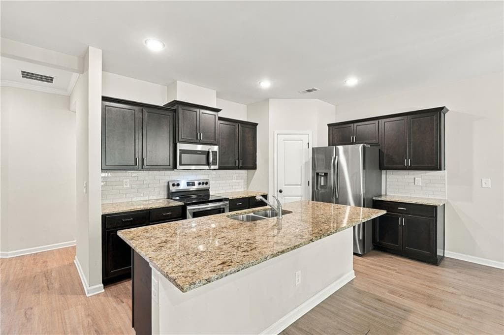 3 bedroom, 3 bathroom, 2,366 sq ft townhouse for sale at 1157 Lucan Lane, Lawrenceville, GA 30043 — photo 4
