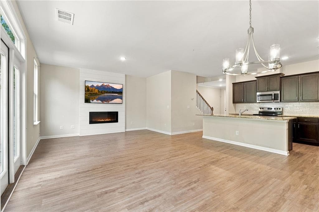 3 bedroom, 3 bathroom, 2,366 sq ft townhouse for sale at 1157 Lucan Lane, Lawrenceville, GA 30043 — photo 9