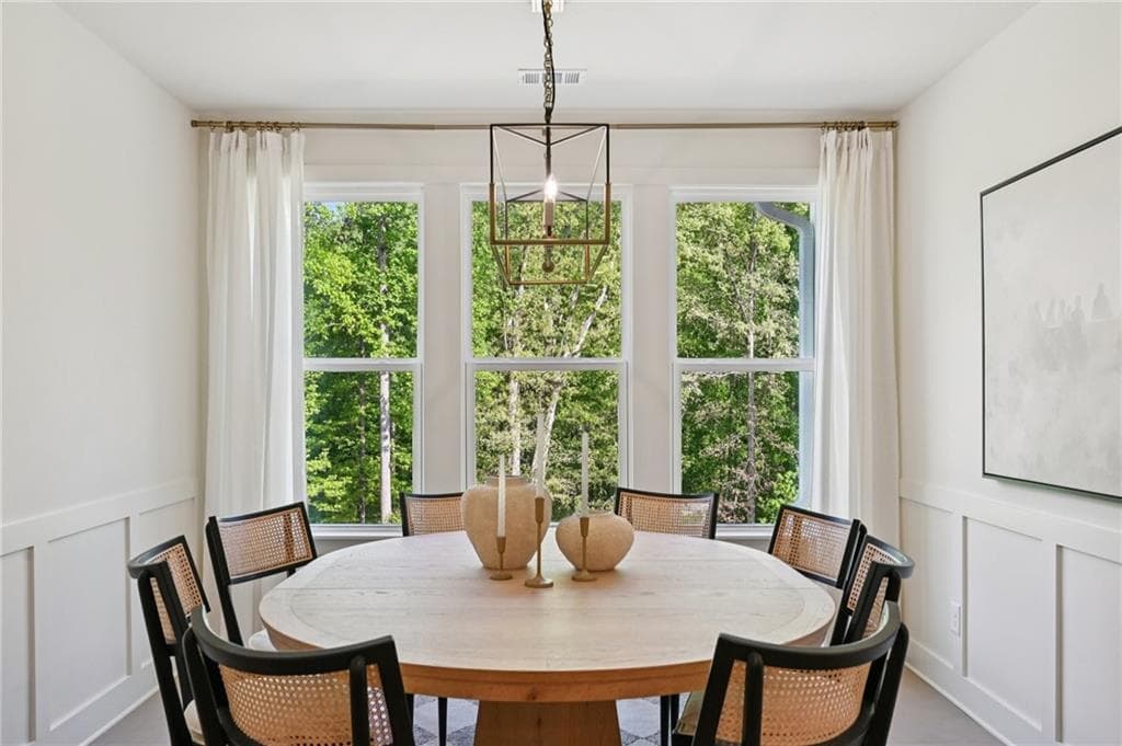 7 bedroom, 5 bathroom, 4,030 sq ft single family residence for rent at 7945 Heritage Farm Court, Dawsonville, GA 30534 for $4,800 a month — photo 8