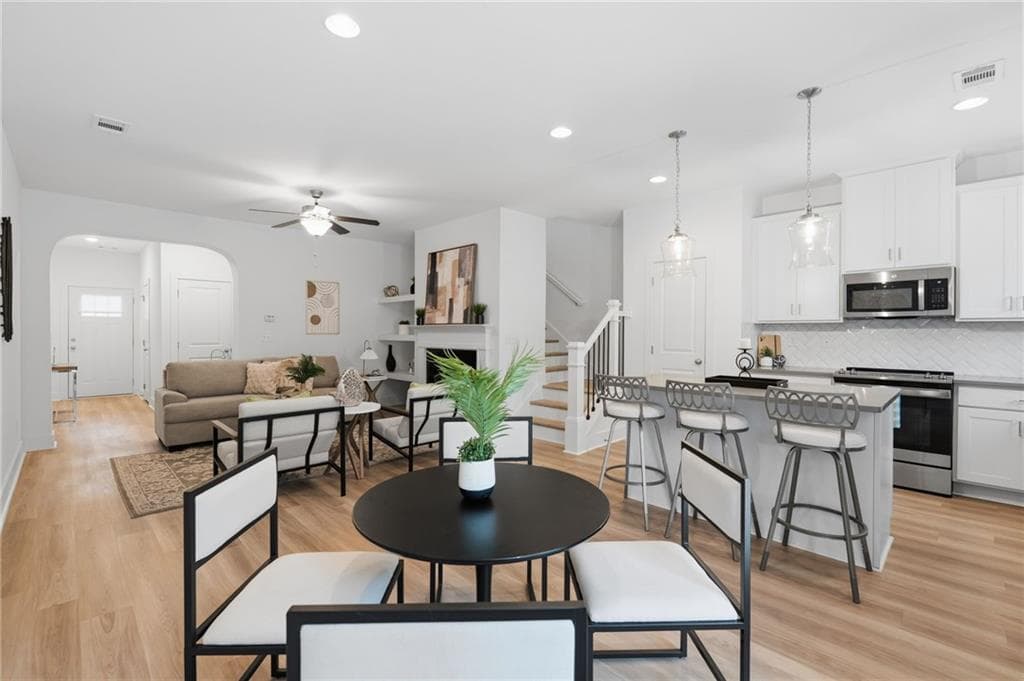 3 bedroom, 3 bathroom, 1,600 sq ft townhouse for rent at 5768 Calle Vista Drive, Lithonia, GA 30058 for $2,150 a month — photo 6