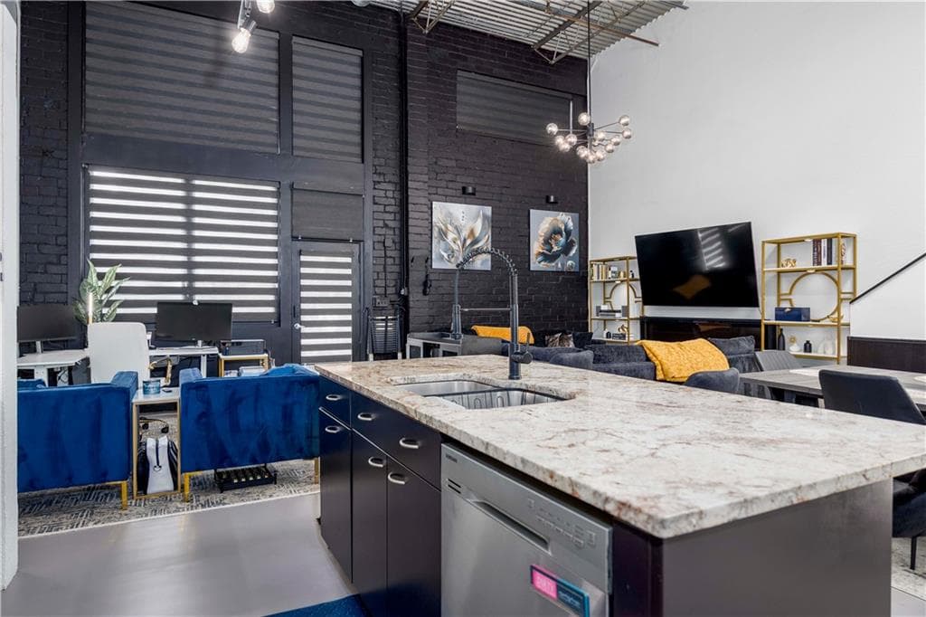 2 bedroom, 2 bathroom, 1,354 sq ft condominium for sale at 195 Arizona Avenue 107, Atlanta, GA 30307 — photo 3