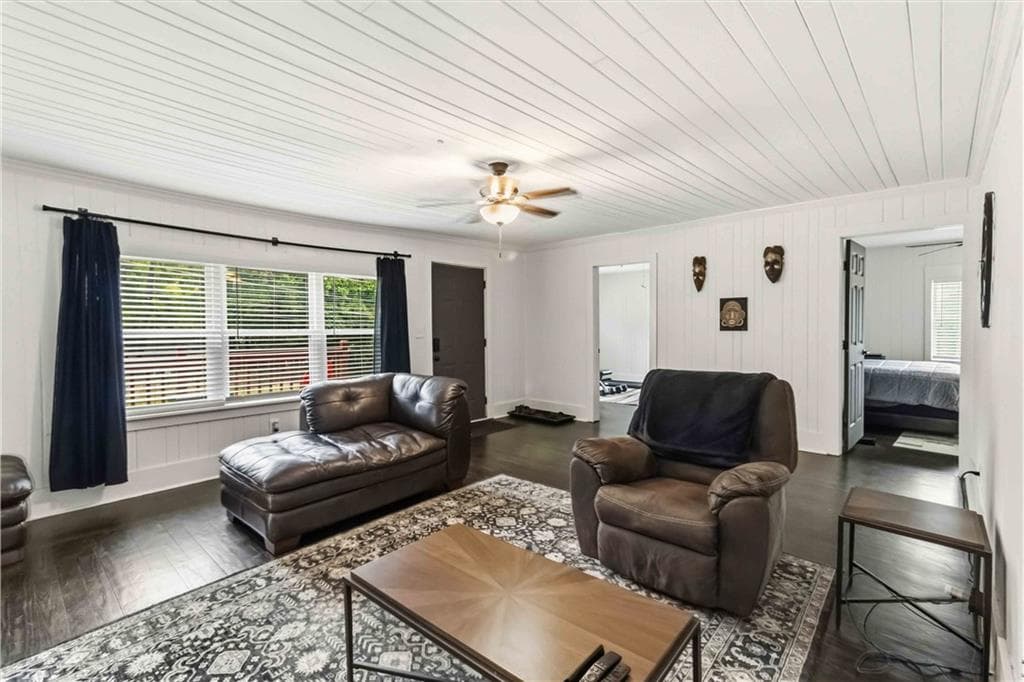 3 bedroom, 2 bathroom, 1,296 sq ft single family residence for sale at 47 SE Hillcrest Drive, Austell, GA 30168 — photo 4