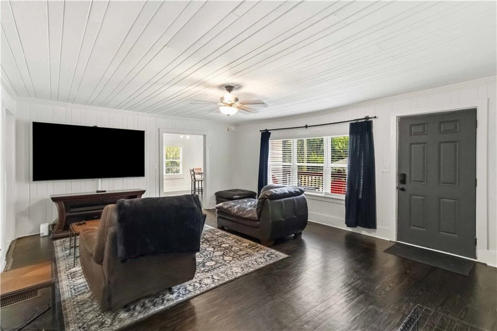 3 bedroom, 2 bathroom, 1,296 sq ft single family residence for sale at 47 SE Hillcrest Drive, Austell, GA 30168 — photo 5