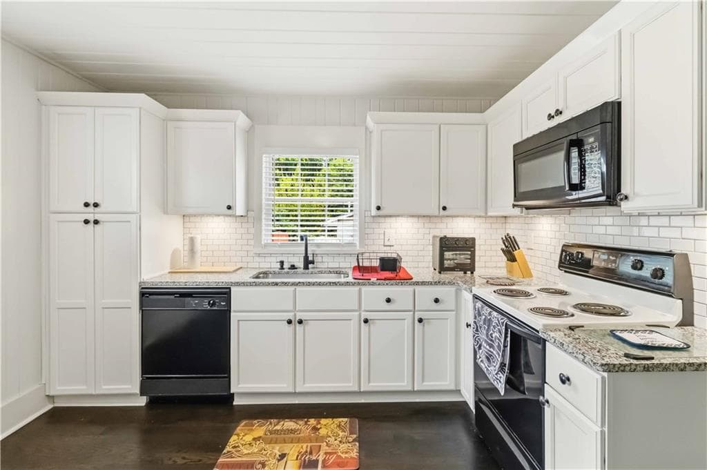 3 bedroom, 2 bathroom, 1,296 sq ft single family residence for sale at 47 SE Hillcrest Drive, Austell, GA 30168 — photo 10