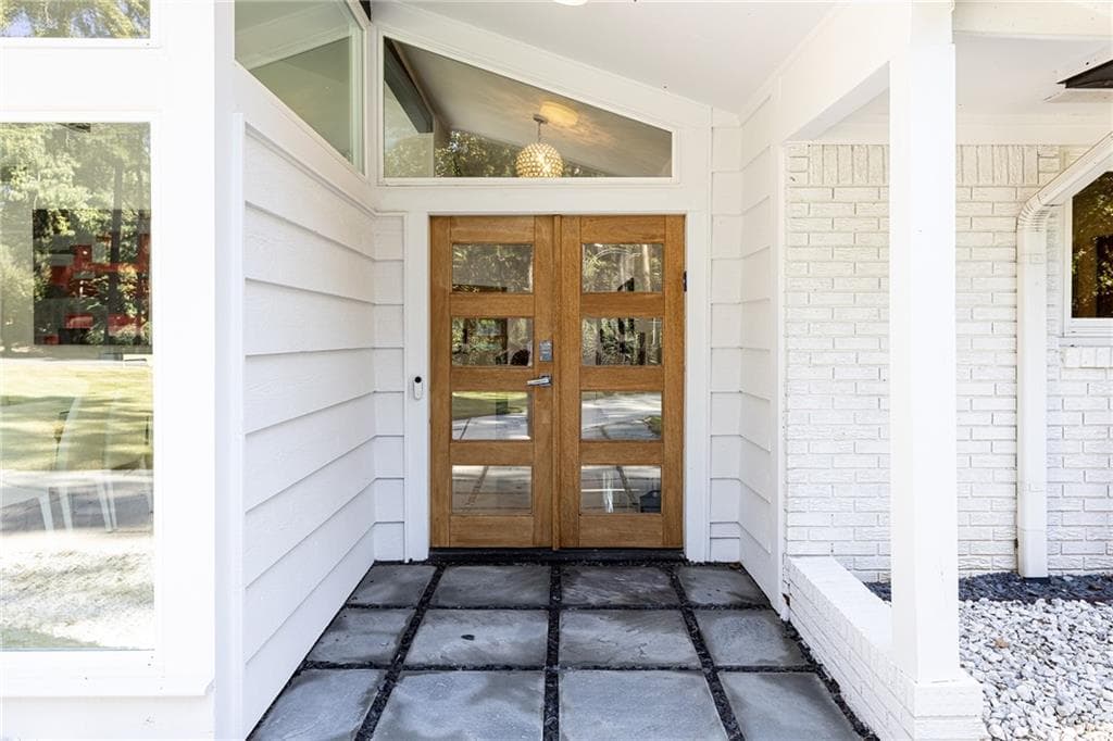 4 bedroom, 3 bathroom, 3,312 sq ft single family residence under contract at 5865 Long Island Drive, Sandy Springs, GA 30328 — photo 3