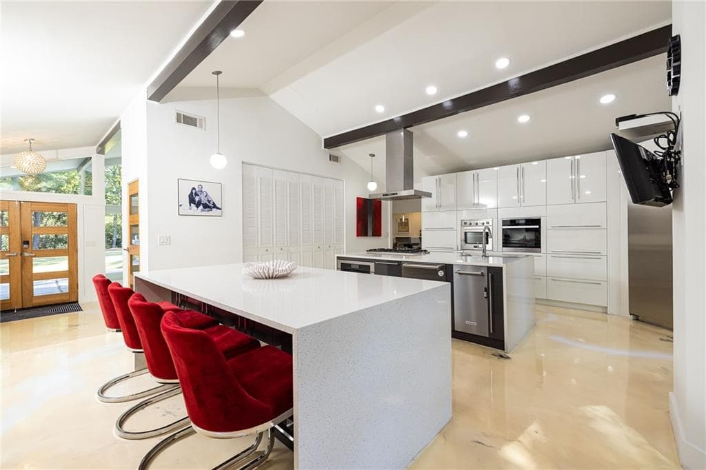 4 bedroom, 3 bathroom, 3,312 sq ft single family residence under contract at 5865 Long Island Drive, Sandy Springs, GA 30328 — photo 6