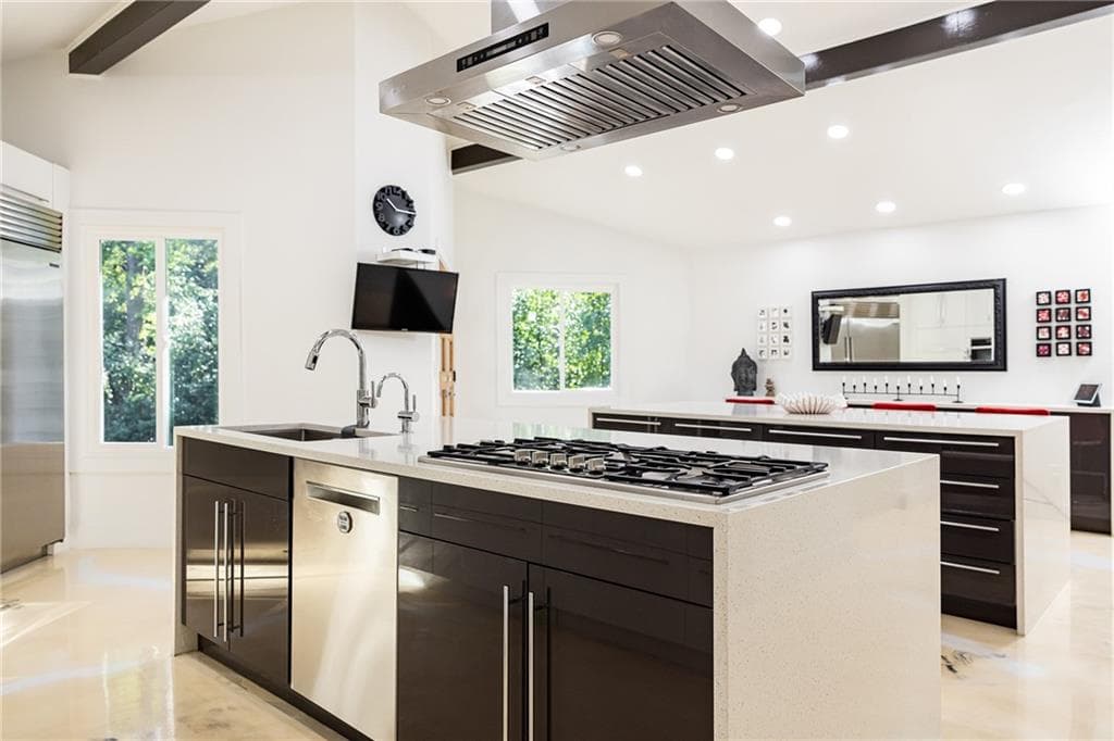 4 bedroom, 3 bathroom, 3,312 sq ft single family residence under contract at 5865 Long Island Drive, Sandy Springs, GA 30328 — photo 8