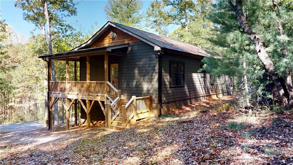 3 bedroom, 2 bathroom, 1,344 sq ft single family residence for sale at 33 Fischer Lane, Ellijay, GA 30540 — photo 3