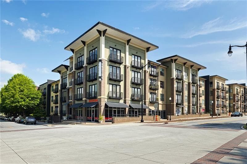 1 bedroom, 1 bathroom, 703 sq ft condominium for rent at 5300 PEACHTREE Road 2110, Chamblee, GA 30341 for $1,600 a month — photo 1 of 42