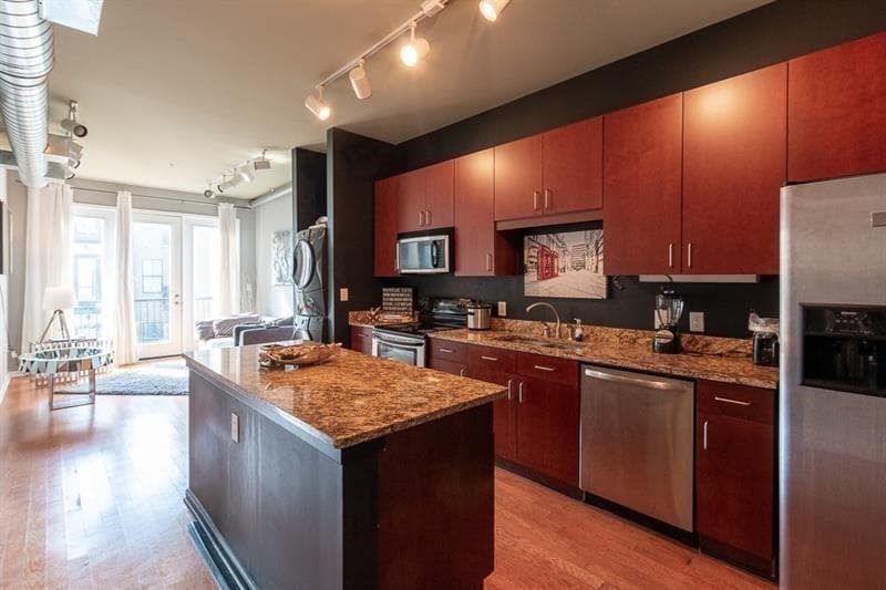 1 bedroom, 1 bathroom, 703 sq ft condominium for rent at 5300 PEACHTREE Road 2110, Chamblee, GA 30341 for $1,600 a month — photo 4