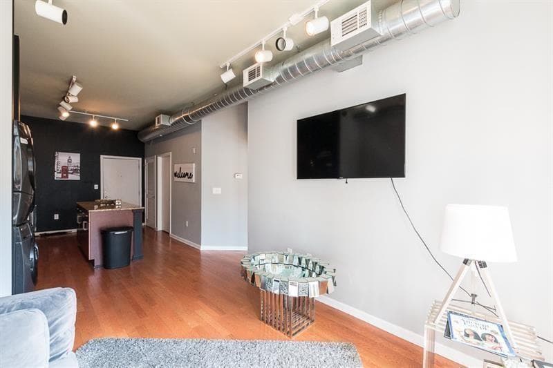 1 bedroom, 1 bathroom, 703 sq ft condominium for rent at 5300 PEACHTREE Road 2110, Chamblee, GA 30341 for $1,600 a month — photo 7