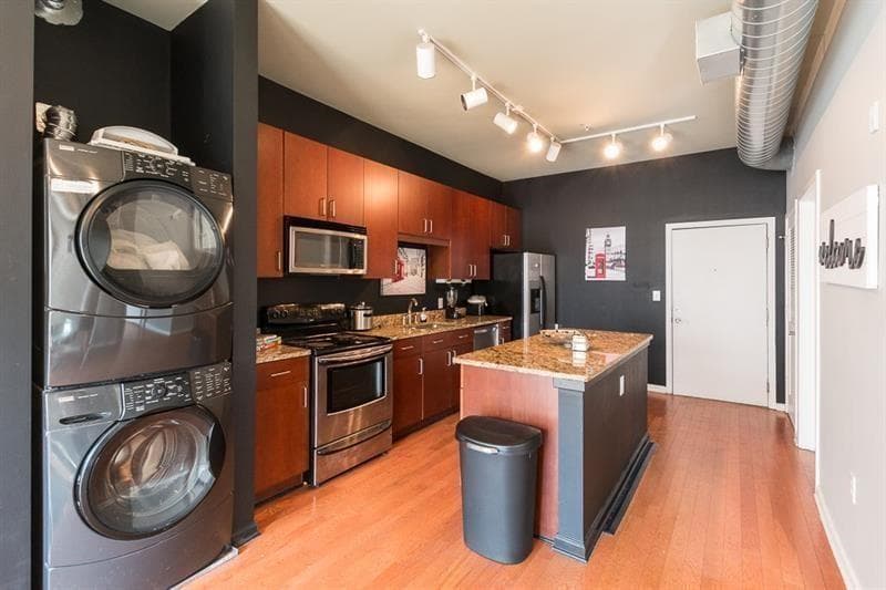 1 bedroom, 1 bathroom, 703 sq ft condominium for rent at 5300 PEACHTREE Road 2110, Chamblee, GA 30341 for $1,600 a month — photo 8