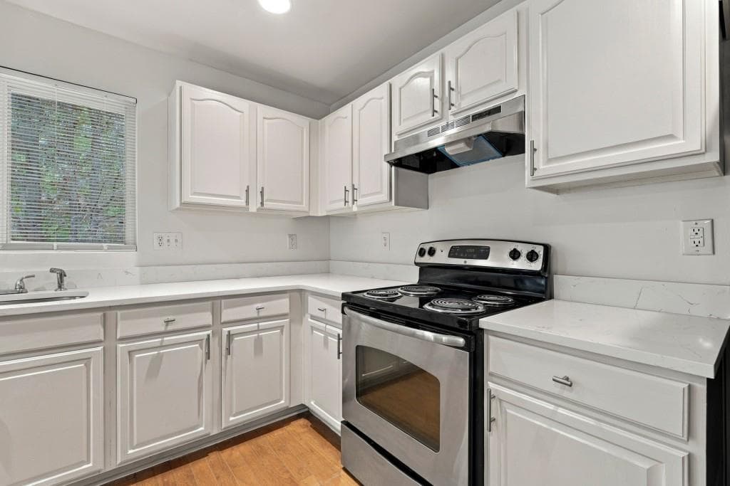 3 bedroom, 2 bathroom, 1,500 sq ft single family residence for sale at 7595 Waverly Loop, South Fulton, GA 30213 — photo 9