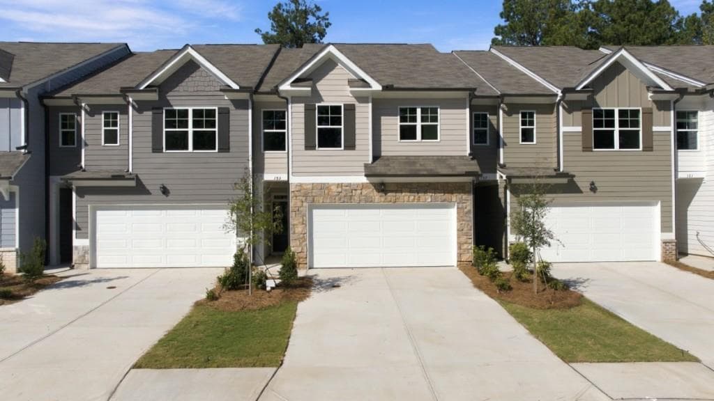 3 bedroom, 3 bathroom, 1,877 sq ft townhouse for sale at 153 Addison Trace, Dawsonville, GA 30534