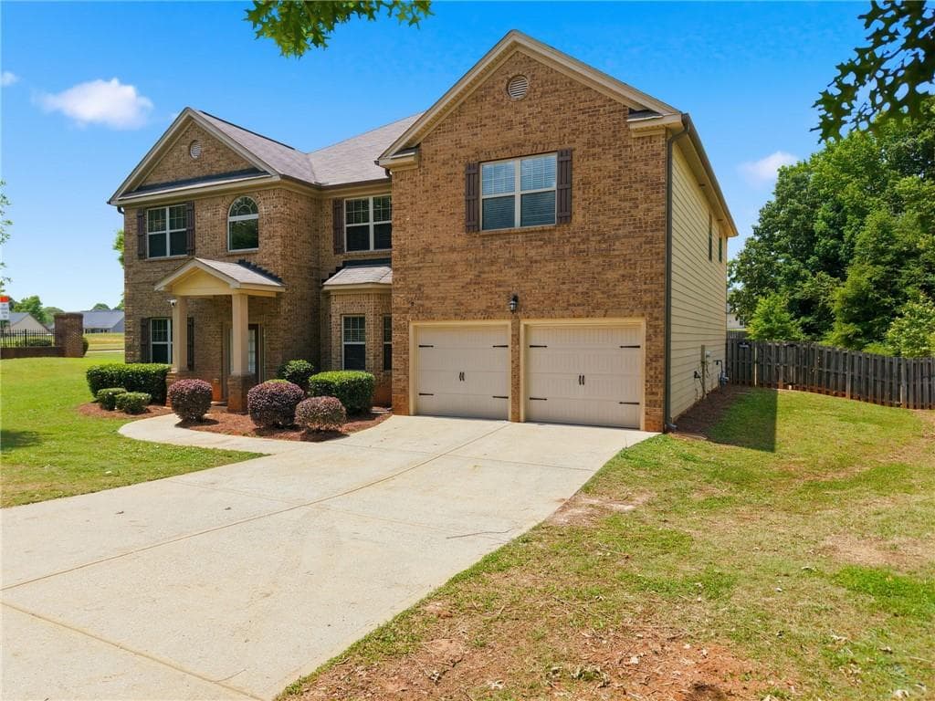 5 bedroom, 4 bathroom, 4,185 sq ft single family residence for sale at 9001 Dawes Crossing, Mcdonough, GA 30252 — photo 3